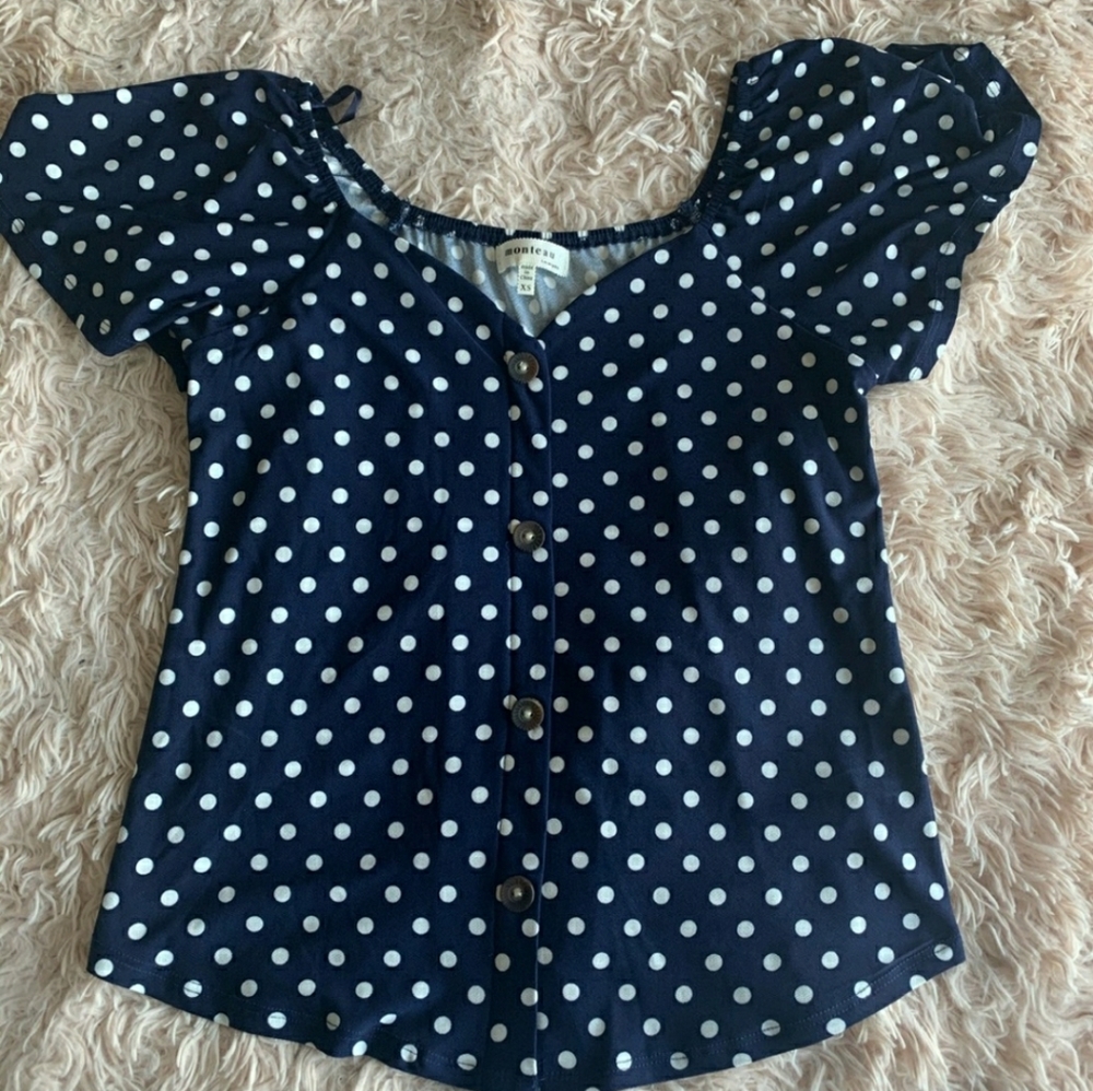 🌻4/30🌻Monteau polka dot top